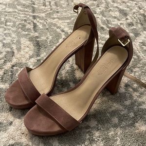 Very cute pink heels